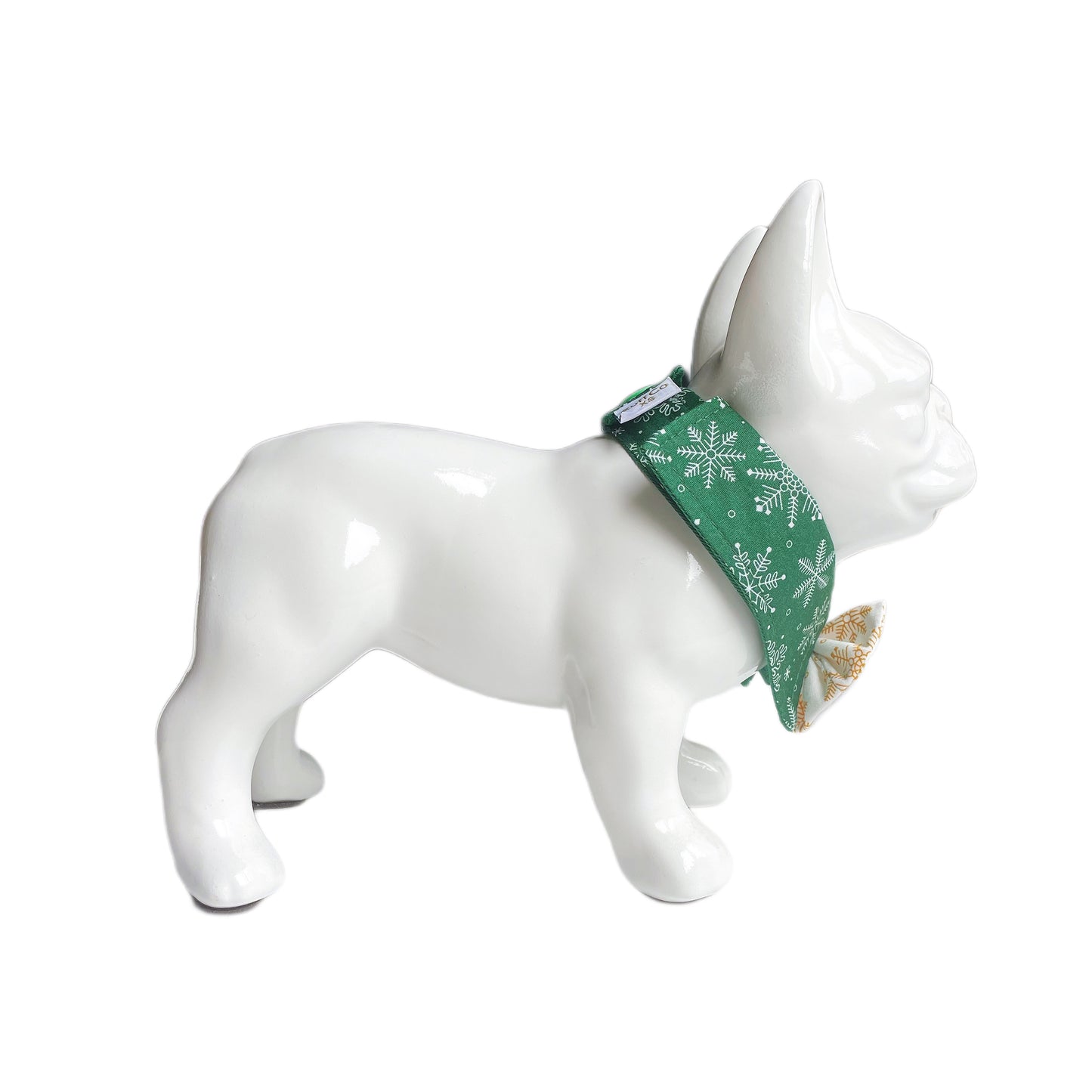 Snowflake Button Collar - Green